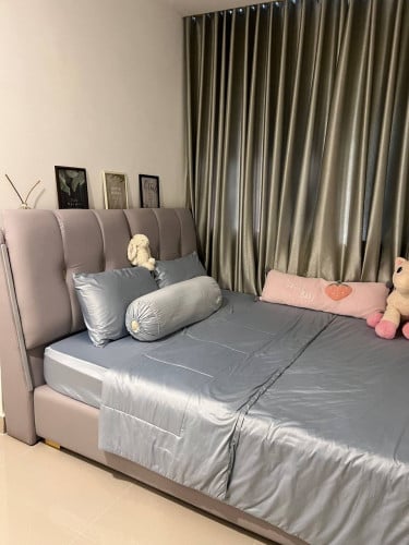 ខុនដូ The Park Land Condo ជាន់ទី8 បែរទៅទឹសខាងឆ្វេង។ ការរស់នៅបែបទាន់សម័យ មានផាសុកភាព និង សុវត្ថិភាព។