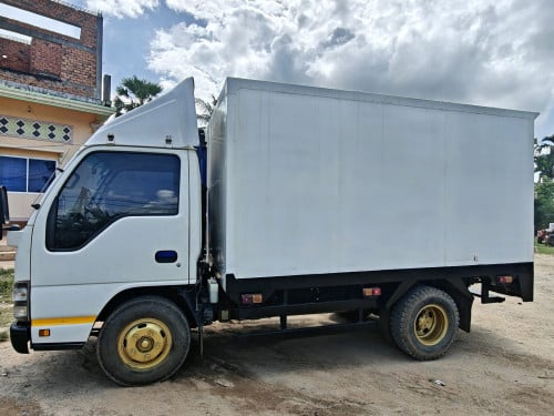 ឡានដឹក truck Isuzu 2020 1.5T Kia Hyundai