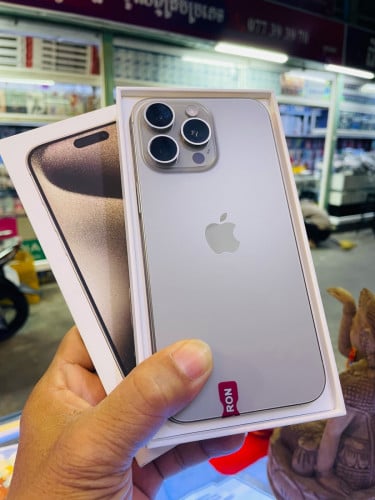 តោះបងៗ​ 👉🏻 𝐢𝐏𝐡𝐨𝐧𝐞 𝟏𝟓 𝐏𝐫𝐨 𝐌𝐚𝐱 𝟐𝟓𝟔𝐆 𝐙𝐀 ប្រេីសុីម​ 𝐒𝐢𝐦 មួយទឹកស្អាតខ្ចីដូចថ្មី