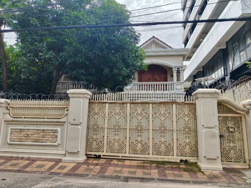 វីឡាសំរាប់ជួលទួលទំពូង   / Villa for rent Toul Tumpung