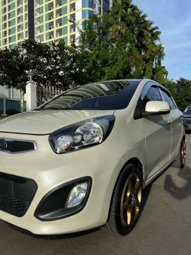 012 ក្រដាស់ពន្ធ