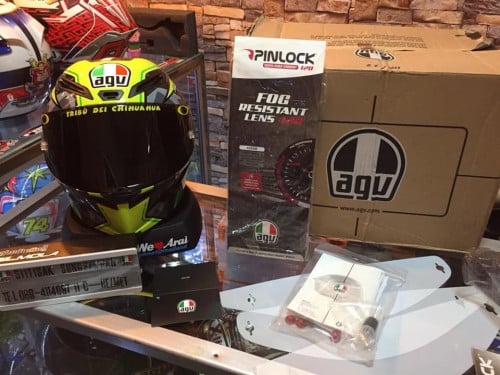 AGV Corsa R 99% full set have box