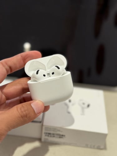 AirPod Pro 4 99%