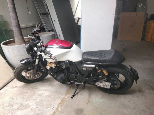 CB 400