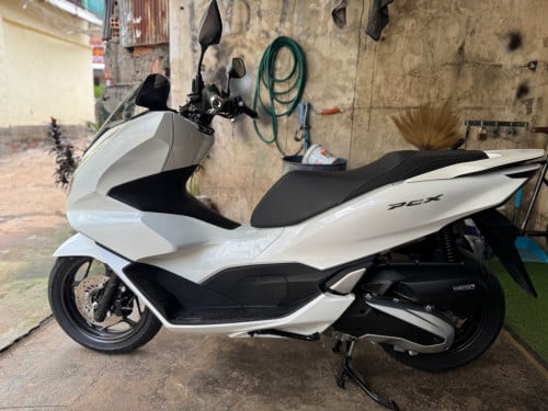 Honda PCX 2022 ABS មានប្រព័ន្ឋទប់លំនឹង