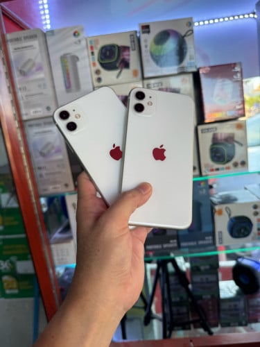 iPhone 11 64g សំនុំហ្សុីន​ ស្អាត 98% មានស្កេន