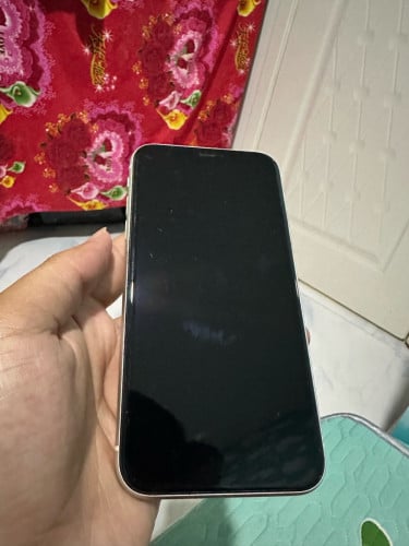 iphone 11 លក់📣📢ស្ទើរសំបកក្រោយ