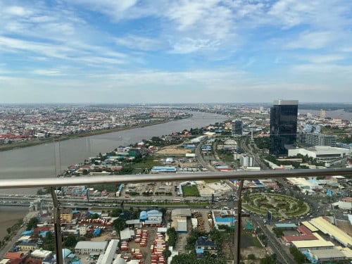 just completed 2 bed, 2 bathroom corner unit with stunning city and Tongle Sap views