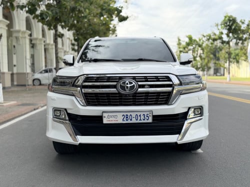 Land Cruiser 08 ឡើង 021 ក្នុងក្រៅ V6 សាំង full option