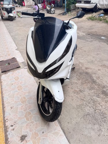 PCX 2019 ជប៉ុន​ ម៉ាស៊ីន​ហាប់​ណែន​ ទឹក​ថ្នាំ​ស៊ិន​មួយជុំ​ ម៉ូតូ​ស្អាតណាស់