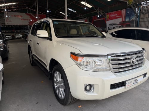 Toyota Land Criuser 2015 VIP V8 ម៉ាស៊ូត ទើបដូរបានផ្លាកលេខ 2AI-333X