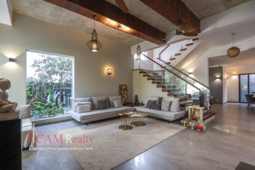 Western Style 5 Bedroom Villa For Rent in Borey Peng Huoth