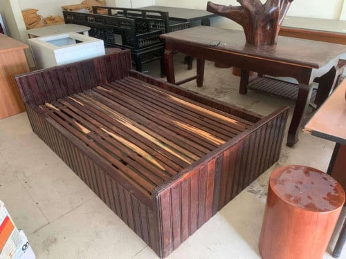 គ្រែគ្រញ៉ូងសុទ្ធទាំងអស់