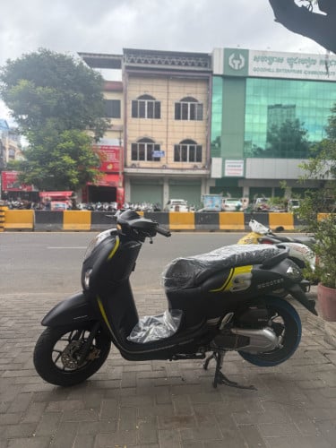 ម៉ូតូស៊េរីថ្មីមានតែ២ក្នុងហាងម៉ាសុីនល្អបកកេះ