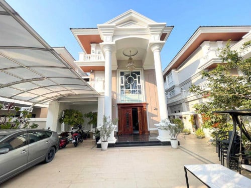 វីឡាព្រីនសម្រាប់លក់ នៅក្នុងបុរីប៉េងហ៊ួតបឹងស្នោរ នៅក្នុងគម្រោងរ៉ូសវីល