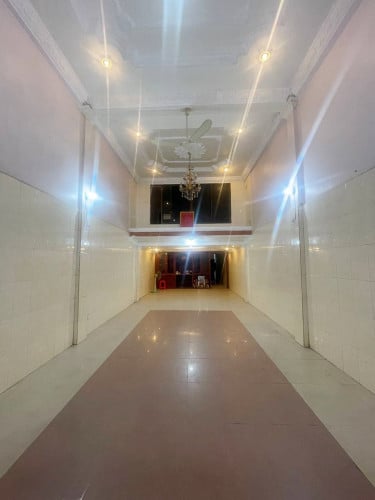 ផ្ទះអាជីវកម្មសម្រាប់ជួលនៅ បឹងត្របែក