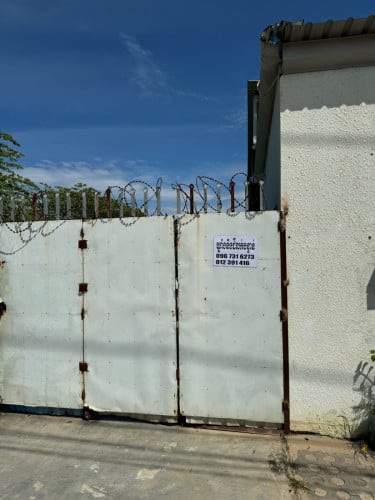 ក្រុងស្រុសខឈ្នះ ពោធិ៍សែនជ័យ ឃ្លាំង និងដី