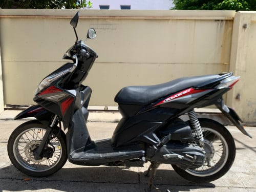 ម៉ូតូលក់​