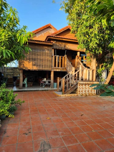 ផ្ទះជួើ