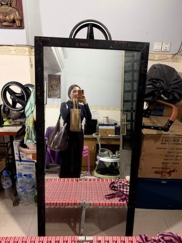 កញ្ចក់ថ្មី