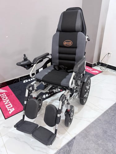 រទេះ​រុញ​មនុស្សចាស់ប្រភេទបញ្ជា