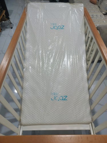 លក់គ្រែគេងកុមារ (ថ្មីអត់ទាន់ប្រើ)