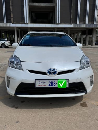 ខ្ញុំចង់លក់រថយន្ត1គ្រឿងនេះ ដើម្បីដូសារី Prius012Option4ឡាននេះខ្ញុំលេងស្អាតអស់ហើយបងប្អូន