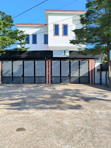 ផ្ទះនៅលើផ្លូវក្រវ៉ាត់ក្រុងសៀមរាបមួយ ជិតកន្លែងវ៉ៃកូនហ្គោអង្គរ ក្នុងផ្ទះកាមេរ៉ាសុវត្ថិភាព 8