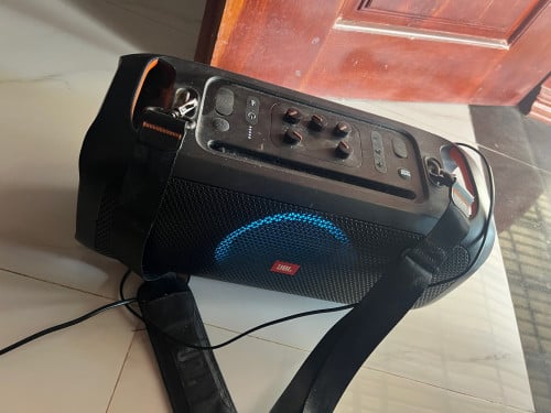 លក់បាស់ JBL  Party On-The-Go