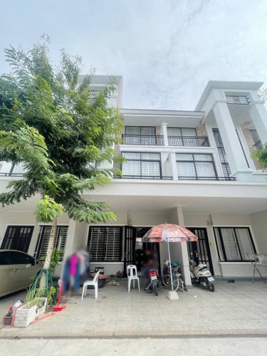 វីឡាកូនកាត់ LA សម្រាប់លក់ | Link Villa LA For Sale in Borey Penghuot Boeung Snor