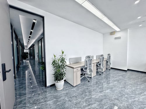 【Office Space for Rent】	Office Space in Grade A Building for rent	 【写字楼出租】	俄罗斯大道 甲级写字楼内办公室