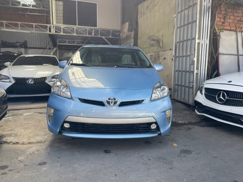 ឡានលក់​  TOYOTA  Pruis 012 Plug-in (សាកភ្លេីងបាន)​ ពណ៌​ផ្ទៃមេឃ​ ក្រដាស់​ពន្ធ​ថ្មី​