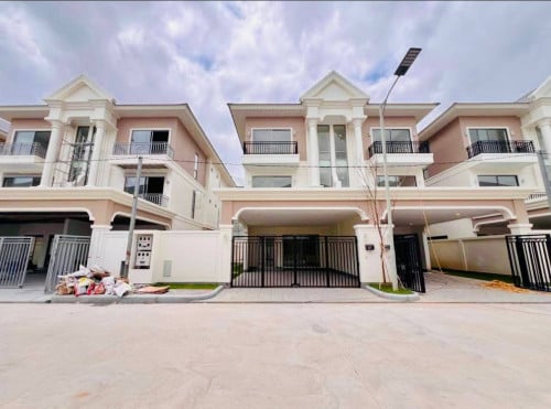 #TwinB_EcoPoli 🔥👉☘️ វីឡាភ្លោះ B ម៉ូតថ្មី សម្រេចដាក់លក់វិញ 👉ផ្ទះកំពុងសាងសង់បាន50%