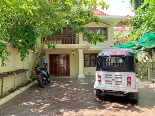 វីឡាសម្រាប់លក់ នៅជិតរង្វង់មូលផ្សារដើមថ្កូវ | Villa for sale near Phsar Doeum Thkov roundabout