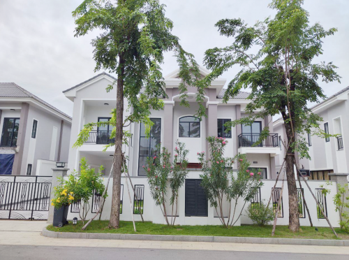 ផ្ទះវីឡាឃ្វីនសម្រាប់លក់ | Villa Queen For Sale