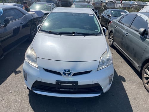 2012 Toyota Prius Option 4 បើកទូរថ្ងៃ 27 ឡានថ្មី