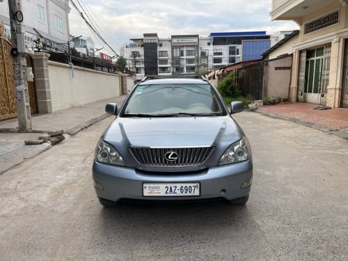 Car for sale Lexus 330 04 pong1 has full ធានាឡានថ្មីណាស់ ធានាឡានអត់បុកអត់ច្រេះ100%