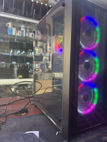 Desktop clon new 98% Core I 7 3.0Ghz(9700)Ram ddr4 16GB ssd 256G m2 vga intel