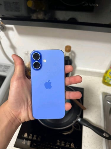 iPhone16