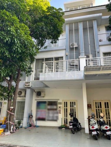 Link villa for rent in Borey Mong Rithy