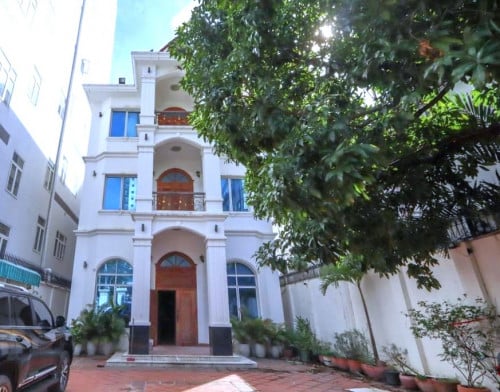 Luxury Villa for Rent at BKK1 | Prime Location