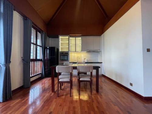 Mixed-Modern Classic Penthouse in Prime Location