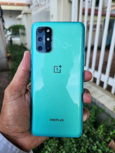 One Plus 8T 8g/128g (វៃដូរបាន)👉$125