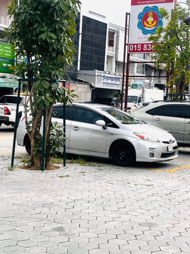 Prius 2010 បើកដំបូល ព្រុស010 option 4 solar jBL