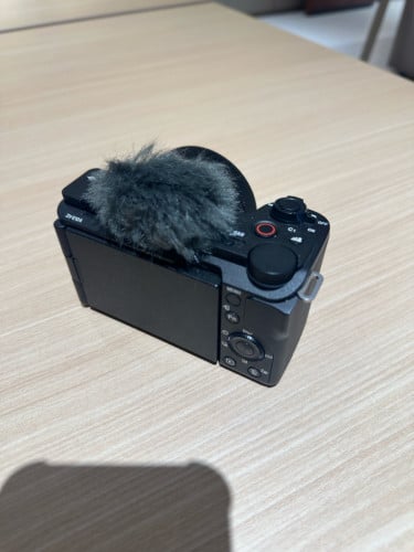 Sony ZVE10-II + Kit lens ដូចថ្មី