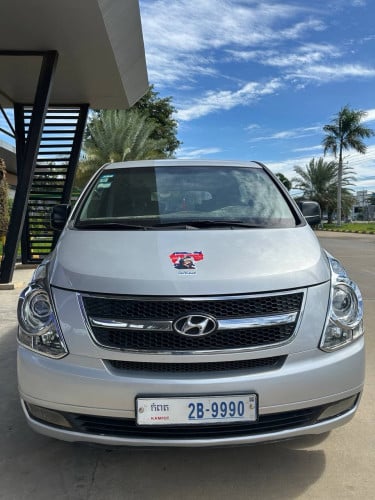 starex 08ពាក់កណ្តាល 11000$ ធានា​ឡាន​អត់បុក​ អត់​ប៉ះ​ អត់​បាញ់​ថ្នាំ​ដូរ​ពណ៌​ វ៉ៃ​ដូរ​ បង់​រំលោះ​បាន​