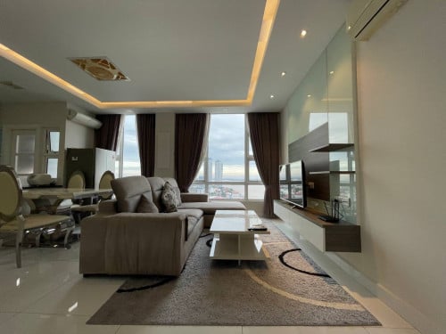 Super Modern Bright One Bedroom for Ren