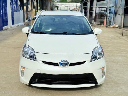 Toyota Prius 2014 Option 2 ឡានស្អាត ឃ្មុំហ្ស៊ីន