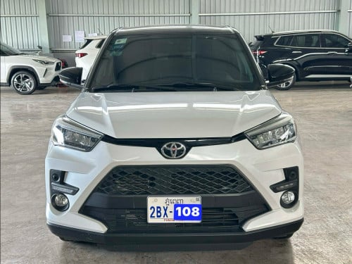 Toyota Raize 2024Full option ថ្នាំសុីន100%ចូលតាមក្រុមហ៊ុនToyota