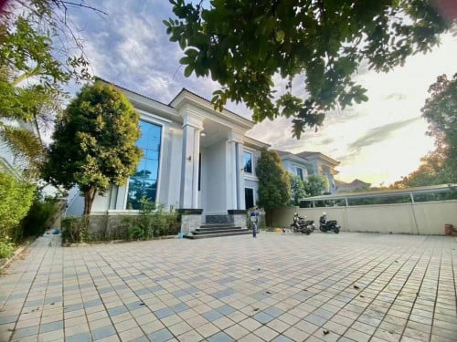 Villa for rent at Borey Vimaen Phnom Penh 3500$